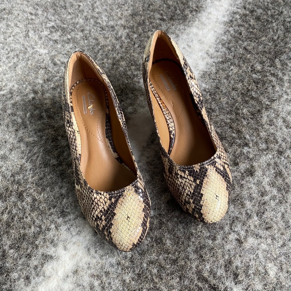 Clarks Snakeskin Wedge Size 6 GUC